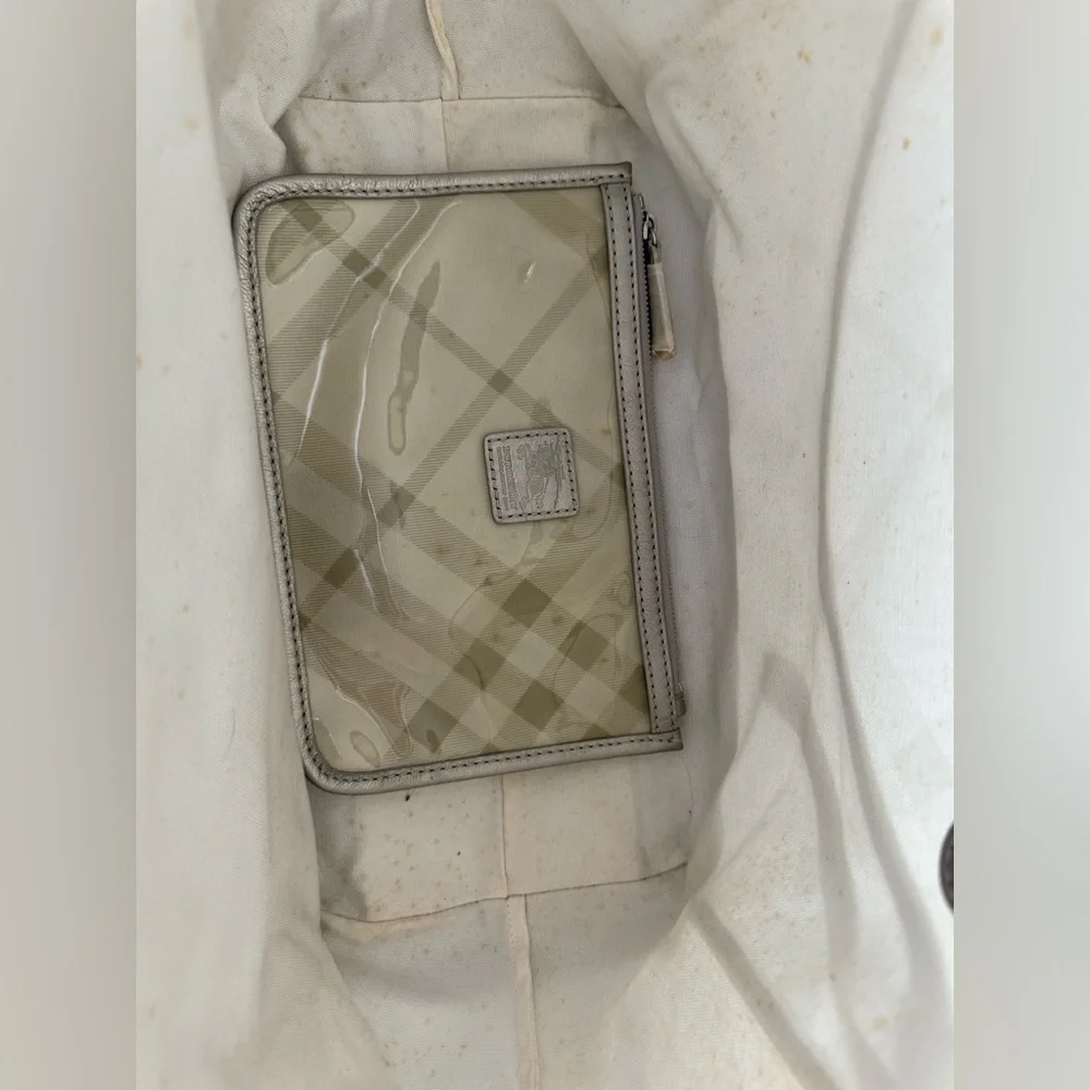 Burberry metallic leather trim pvc bag - Picture 7 of 14